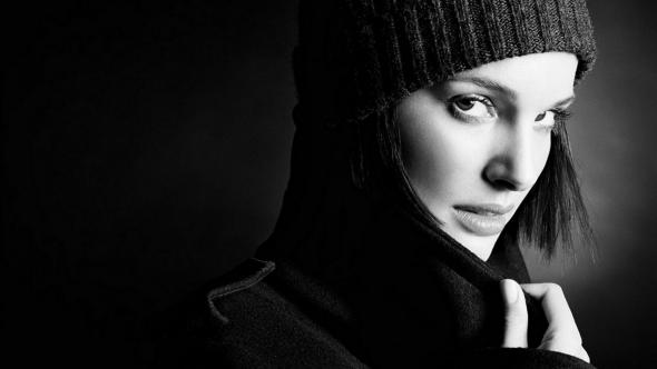 1920x1080-4549271-natalie-portman-actress-monochrome-black-coat.jpg