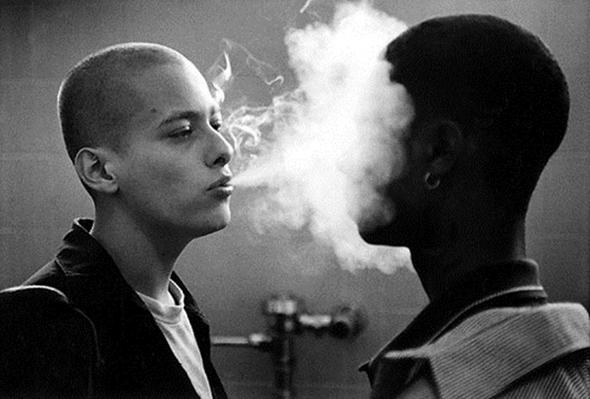 pcguru-szuletesnap-film-amerikai-historia-x-edward-furlong-edward-norton-rasszizmus-skinhead-antiszemitizmus-drama-beverly-dangelo-6.jpg