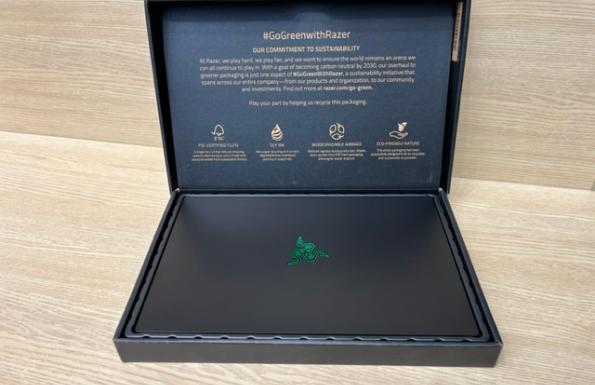 Razer Blade 15 laptop 64d1f00fae7cb605180d  