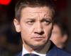 Már nevetgélve száguld kerekesszékével Jeremy Renner tn